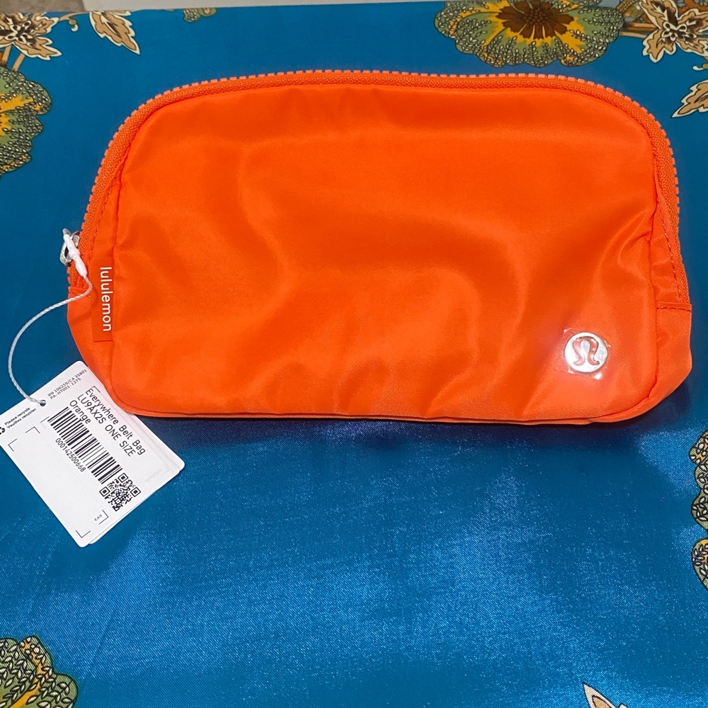 💯NWT Lululemon Beltbag